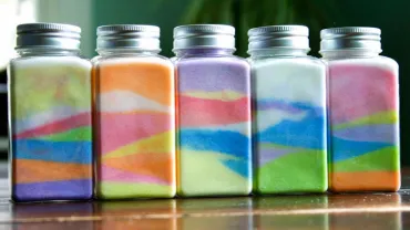 evento imagen de botes con sales de colores