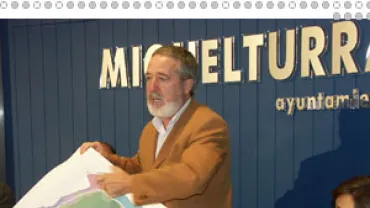 Román Rivera presenta los futuros terrenos