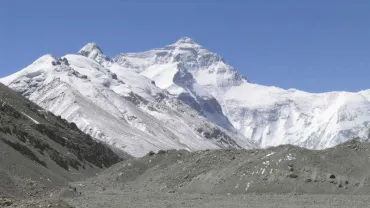 Imagen campamento base frente al Everest