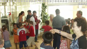 Juego de la escoba en el Centro de Día, agosto 05