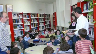 imagen formación de usuarios en la Biblioteca