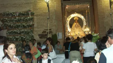 imagen de la ofrenda floral a la Virgen de la Estrella