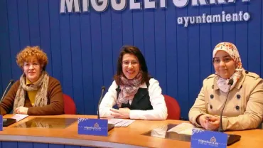 imagen presentación cursos Centro Mujer, marzo 2014