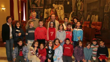 Victoria Sobrino y alumnos/as del CP Cristo