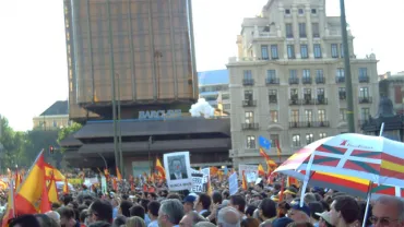 Imagen concentración a favor víctimas terrorismo