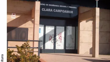 imagen entrada colegio Clara Campoamor de Miguelturra
