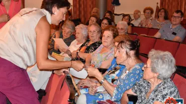 imagen del acto en la Casa de la Cultura del 15 aniversario del Servicio de Estancias Diurnas de Miguelturra