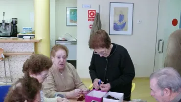 últimos detalles al belén del Centro de Día