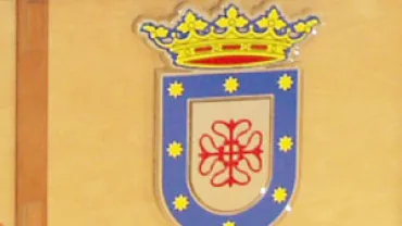 imagen del escudo de Miguelturra en el Salón de Plenos