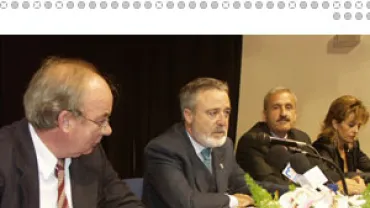 Emotivo homenaje a 20 años de Universidad Popular