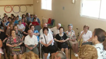 Entrega diplomas, 1 julio 2005