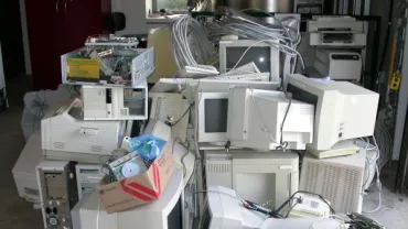 imagen de material informático a reciclar