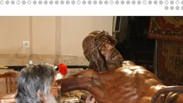 Restaurando al Cristo, abril 2005