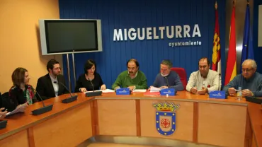 imagen de la firma de los 4 convenios, enero 2010