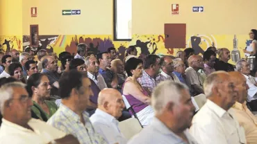 imagen de una asamblea, fuente Rueda Villaverde