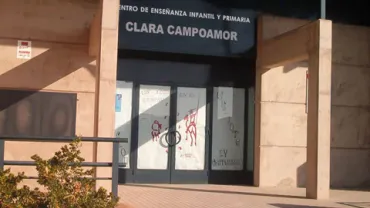 imagen de la fachada del colegio Clara Campoamor de Miguelturra