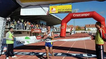 imagen llegada de Roberto Jiménez a la meta