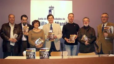 imagen de la presentación de la revista Calatrava Turística en Fitur 2005