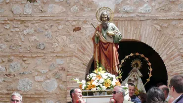 imagen de San Marcos a la salida de la iglesia