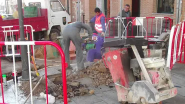 Obras por enlace con la fibra óptica en el centro