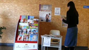 imagen del punto de lectura en Centro Salud, abril