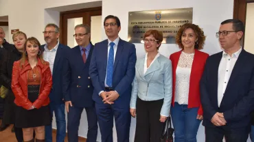 imagen de autoridades durante la inauguración de la Casa de la Capellanía de Miguelturra, nueva biblioteca