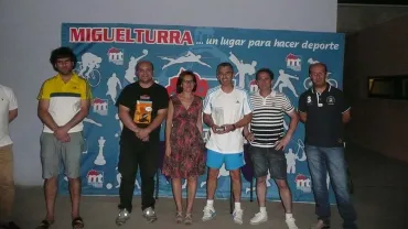 imagen entrega de trofeos de la Liga de Tenis 2014-2015 de Miguelturra