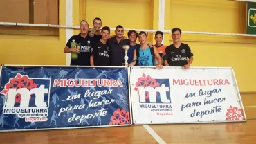 imagen grupal tras la final de fútbol sala cadete Miguelturra, agosto 2016