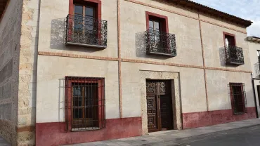 imagen de la fachada de la nueva biblioteca municipal, Miguelturra, agosto 2019