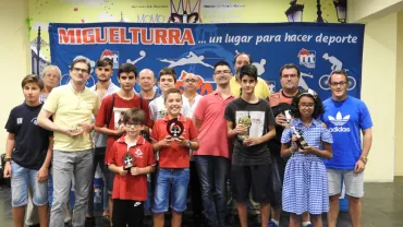 imagen de organización, autoridades y participantes del torneo de ajedrez especial ferias 2018, fuente imagen Club Ajedrez Miguelturra