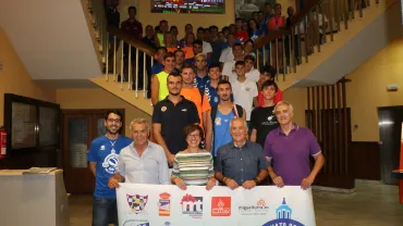 imagen de Victoria Sobrino recibiendo a los participantes en el Campeonato Nacional de Voley Playa Masculino Sub-19. Agosto 2018