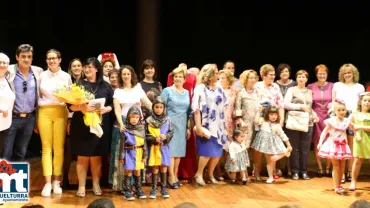 imagen de personas participantes en las actividades UP, mayo 2018