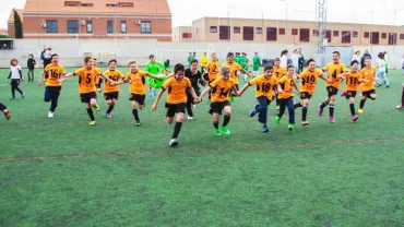 imagen del área de Deportes de los alevines campeones, abril 2016