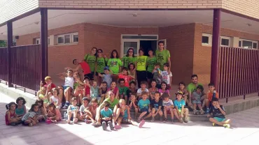 imagen grupal del Aula y Escuela de Verano 2016 Miguelturra, fuente imagen Las Cañadas