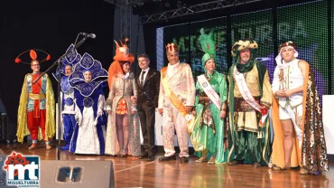 imagen de autoridades municipales, carnavaleras y Pregonero oficial  del Carnaval de Miguelturra 2019
