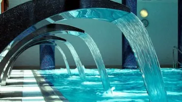 imagen de chorros de agua de un balneario, símbolo de salud