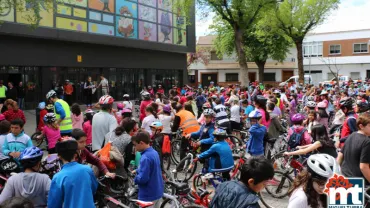 imagen de escolares en el Parque Doctor Fleming, abril 2016