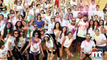 imagen grupal final en el Auditorio Multifuncional de la carrera de polvos de colores ferias 2015