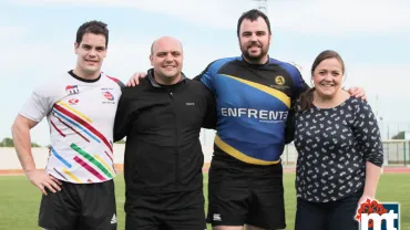 imagen de concejales municipales y capitanes de los equipos de rugby, mayo 2016