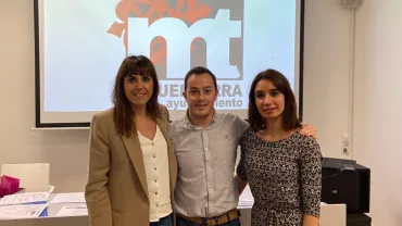 imagen de María del Carmen Mohíno, Diego Rodríguez y Gema Bajo, de izquierda a derecha, diciembre 2019