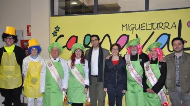 imagen de autoridades durante el concurso de Fruta en Sartén del Carnaval 2018 en Miguelturra, fuente imagen www.dipucr.es