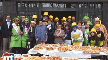 imagen de autoridades, organización y personas premiadas en el concurso de Fruta en Sartén del Carnaval 2019 de Miguelturra