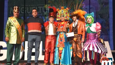 imagen de entrega de premios del concurso de trajes Museo del Carnaval 2019