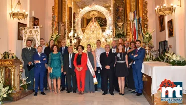 imagen de la Corporación Municipal frente a la imagen de la Virgen de la Estrella, 8 septiembre 2019