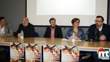 imagen de autoridades y organización, presentación oficial del Corto Cortísmo 2017