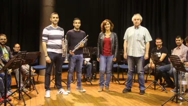 imagen de autoridades y participantes curso trompeta, mayo 2017