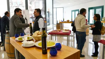 imagen de degustación de aceite, diciembre 2017, fuente imagen Gabinete Prensa Multimedia
