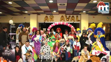 imagen de autoridades, patrocinadores y concursantes en Dejando Huella, Carnaval 2018 Miguelturra