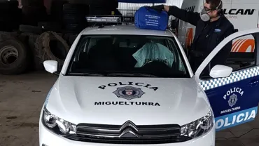 imagen de Neumáticos Miguelturra desinfectando el coche, marzo 2020