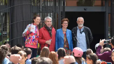 imagen de autoridades y organizadores del evento frente al CERE en el Día de la Bicicleta, marzo 2019